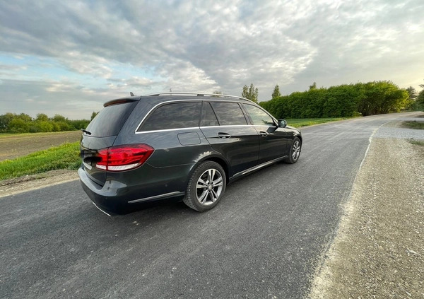 Mercedes-Benz Klasa E cena 59000 przebieg: 212000, rok produkcji 2014 z Łęczna małe 154